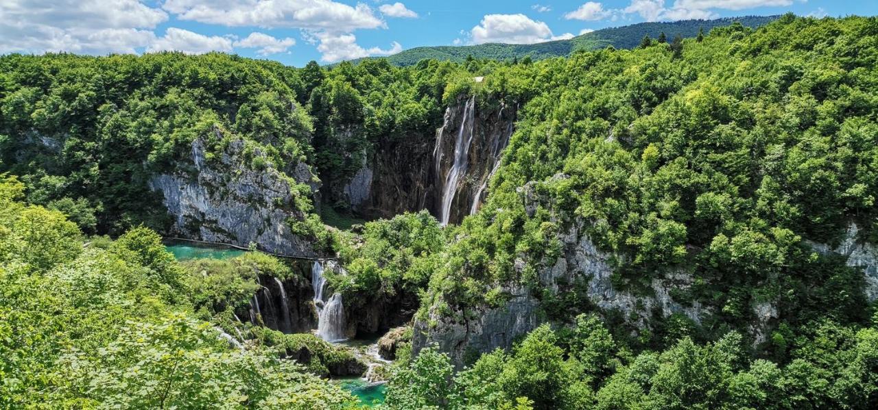 Apartman Nina Licko Petrovo Selo Buitenkant foto