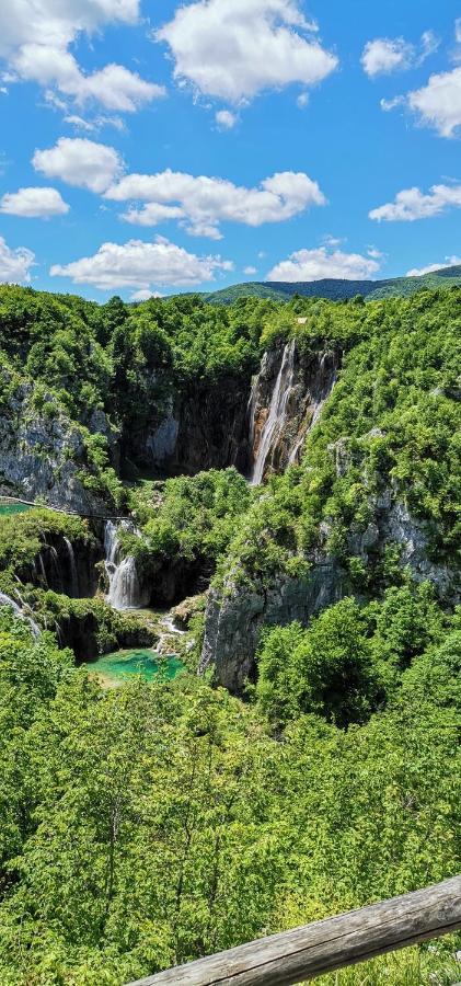 Apartman Nina Licko Petrovo Selo Buitenkant foto
