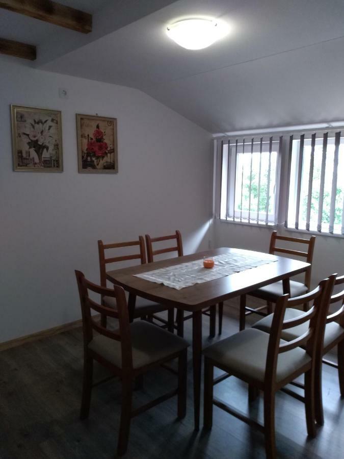 Apartman Nina Licko Petrovo Selo Buitenkant foto