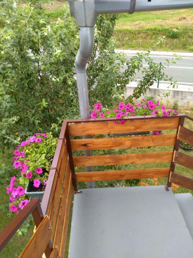 Apartman Nina Licko Petrovo Selo Buitenkant foto
